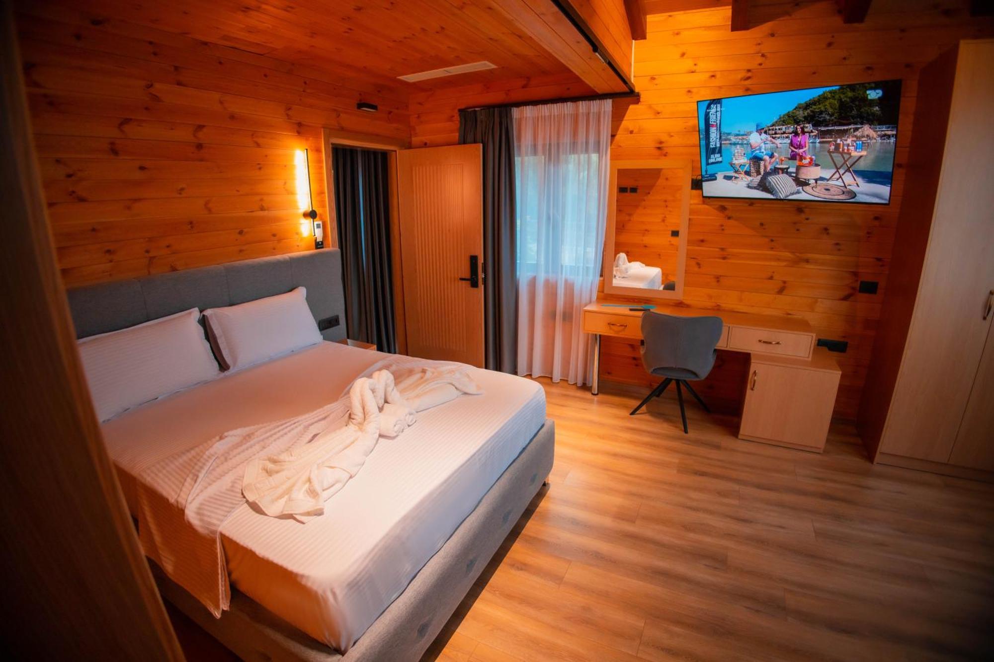 Hotel Shpija E Gjyshit Canaj Eksteriør billede