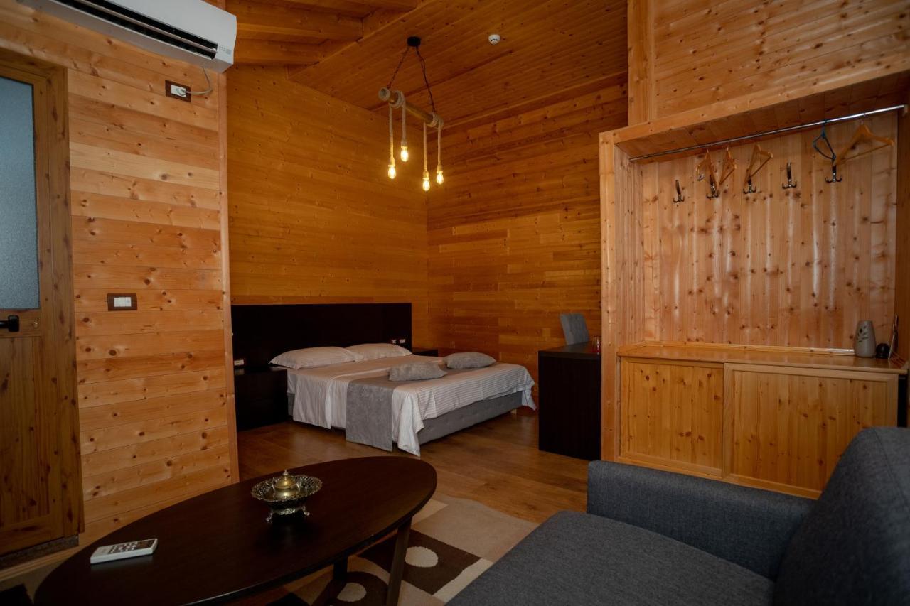 Hotel Shpija E Gjyshit Canaj Eksteriør billede