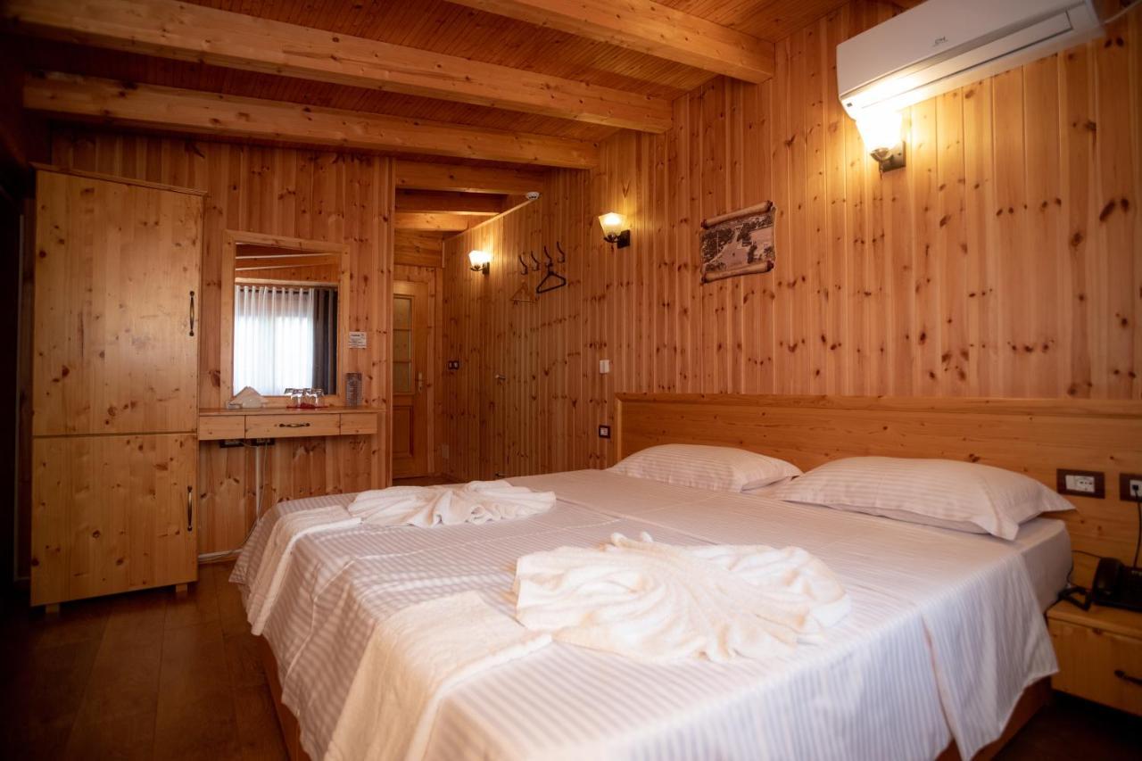 Hotel Shpija E Gjyshit Canaj Eksteriør billede