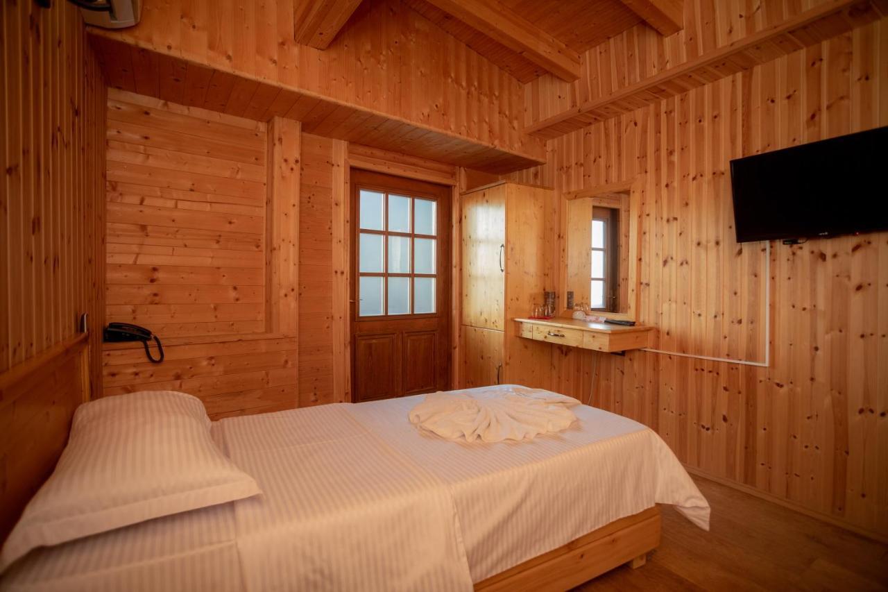 Hotel Shpija E Gjyshit Canaj Eksteriør billede