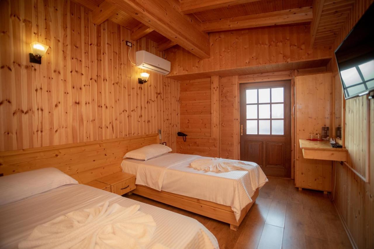 Hotel Shpija E Gjyshit Canaj Eksteriør billede