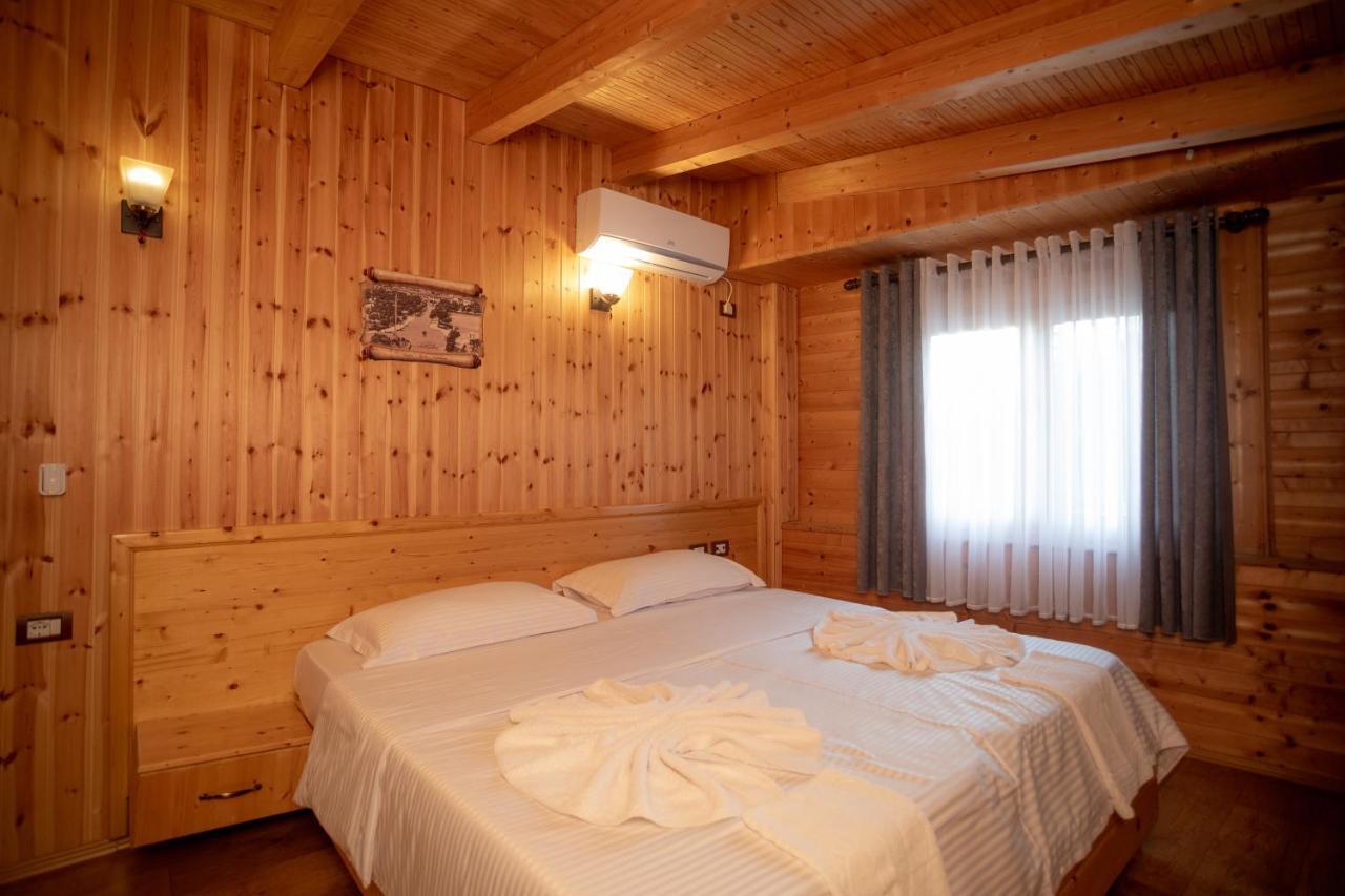 Hotel Shpija E Gjyshit Canaj Eksteriør billede